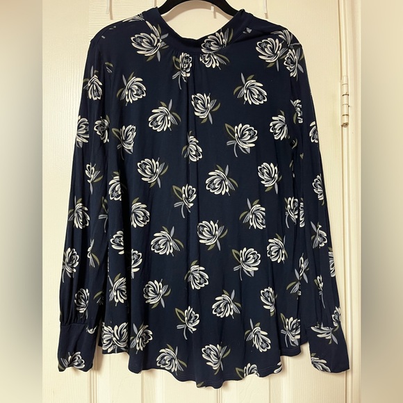 LOFT Tops - LOFT size medium